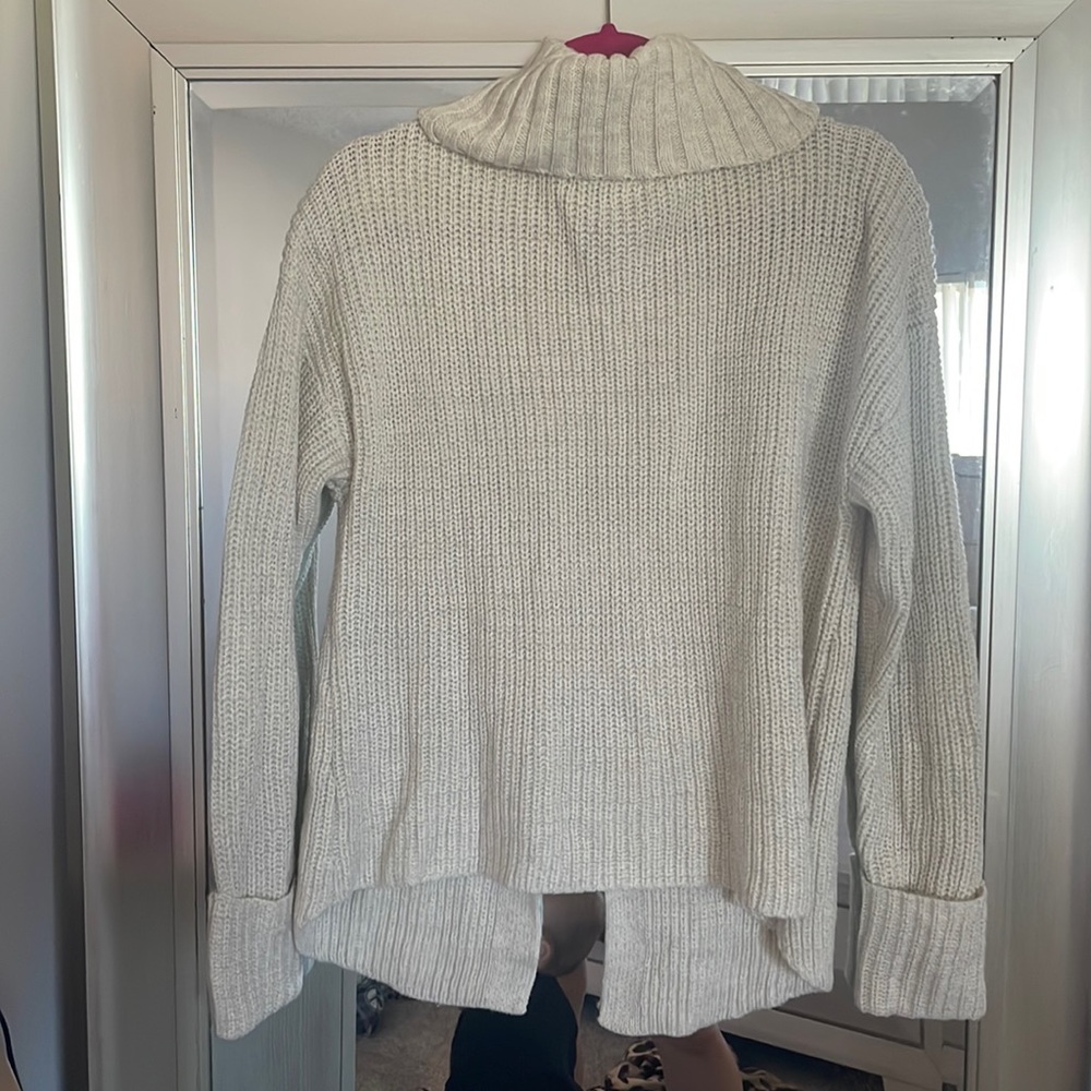 American rag gray sweater